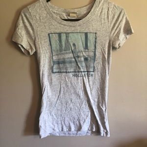 Hollister t shirt